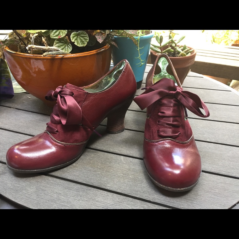Naya Wine Burgundy Leather Oxfords 7.5 NWOB